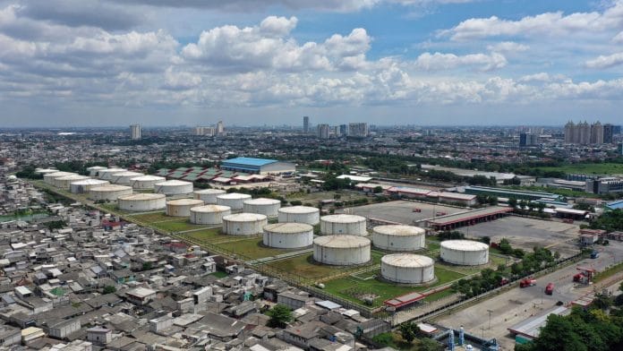 Fuel storage tanks at a PT Pertamina Depot at Pelumpang in Jakarta | Photo: Dimas Ardian | Bloomberg