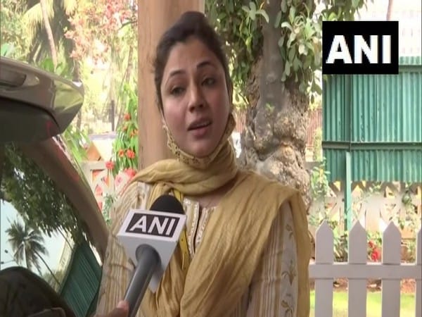 Nawab Malik speaks fearlessly, that's why ED, NCB behind us, says NCP leader's daughter 
