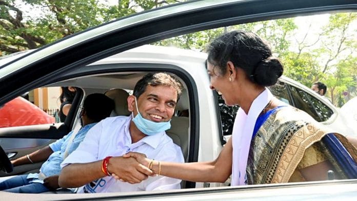 AAP's CM candidate for Goa Amit Palekar interacts with a supporter in Santa Cruz | File photo: ANI
