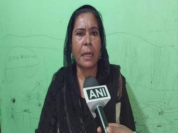 Samajwadi Party leader issues threat, says will chop off hands of any man who touches their hijab