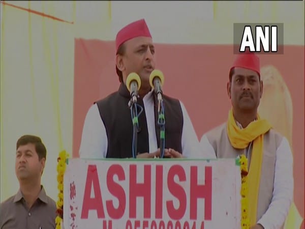 UP Assembly polls: 'Gurus' of BSP sitting in BJP, says Akhilesh Yadav