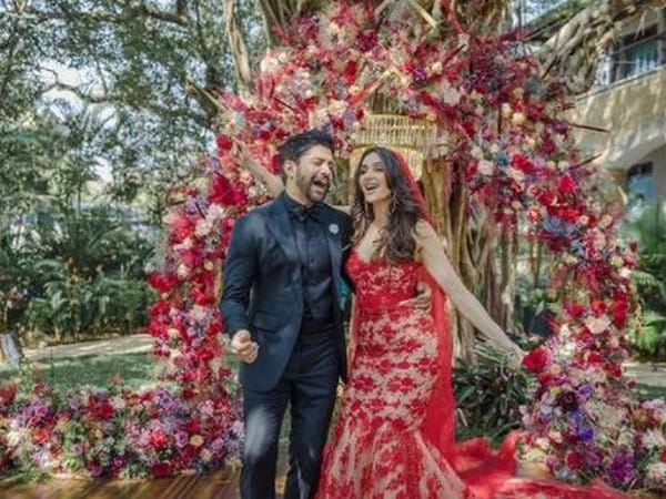 Shibani Dandekar edits her name on social media after marriage to Farhan Akhtar