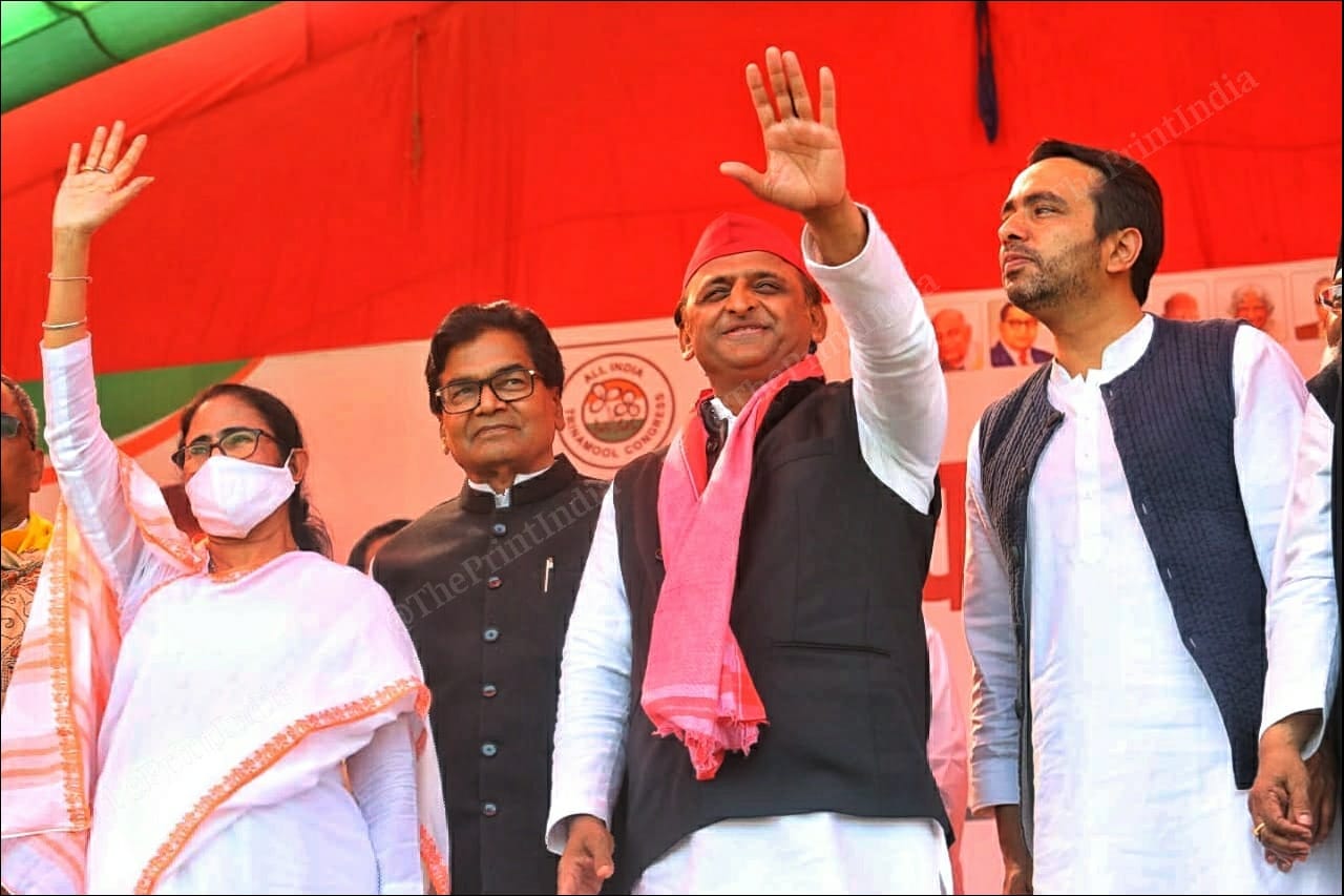From left to right - West Bengal CM Mamata Banerjee, SP secretary general Ram Gopal Yadav, SP President Akhilesh Yadav and RLD President at the rally | Photo: Praveen Jain |ThePrint