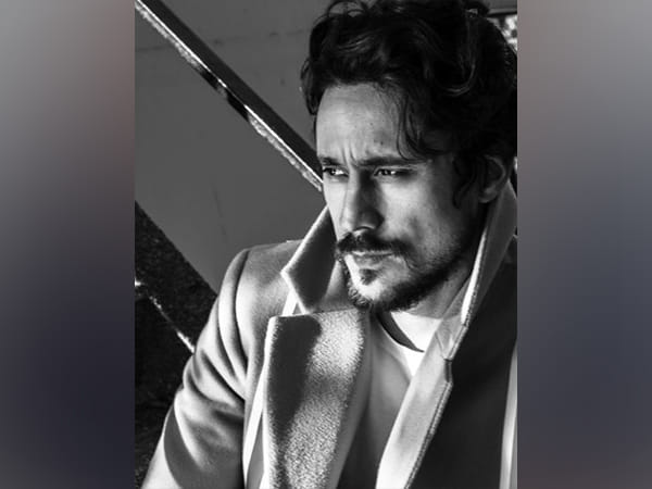 Peter Gadiot to play Shanks in Netflix's live-action adaptation of 'One Piece'