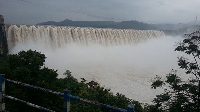 The Sardar Sarovar Dam on the Narmada River | Commons