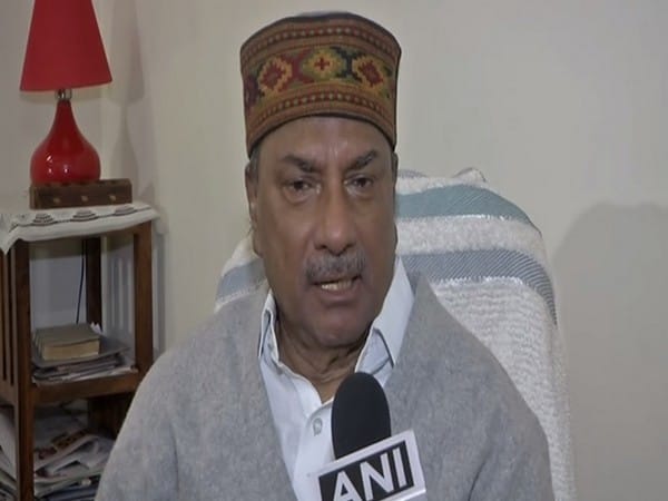 Former Defence Min AK Antony tests positive for COVID-19