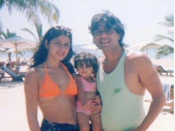 Ananya Panday's mom shares endearing family picture