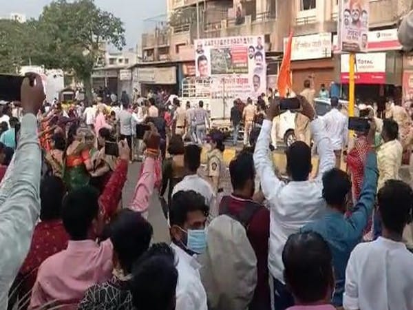 Clashes erupt between BJP, MVA workers in Pune; police reports to lathi-charge to disperse crowd 