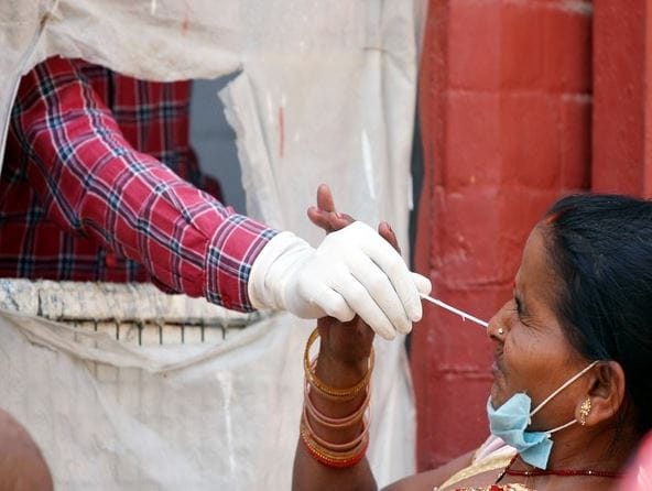  Maharashtra reports 535 new COVID-19 cases, 454 Omicron infections 