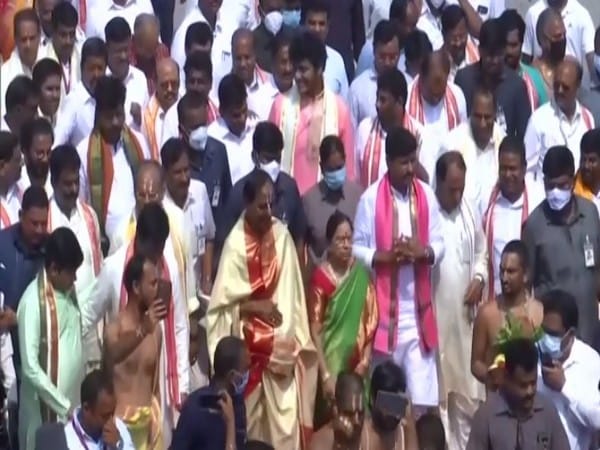 Telangana: KCR attends 'Maha Kumbha Samprokshana' ceremony at Yadadri Temple