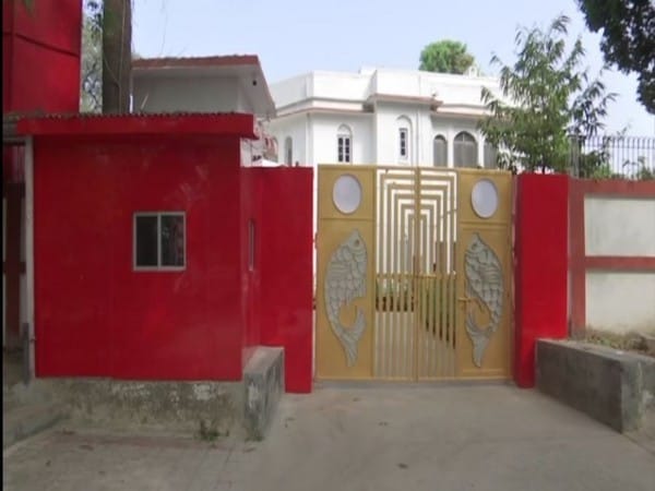 Bihar: Minister Mukesh Sahani's nameplate goes missing, sparks speculation 