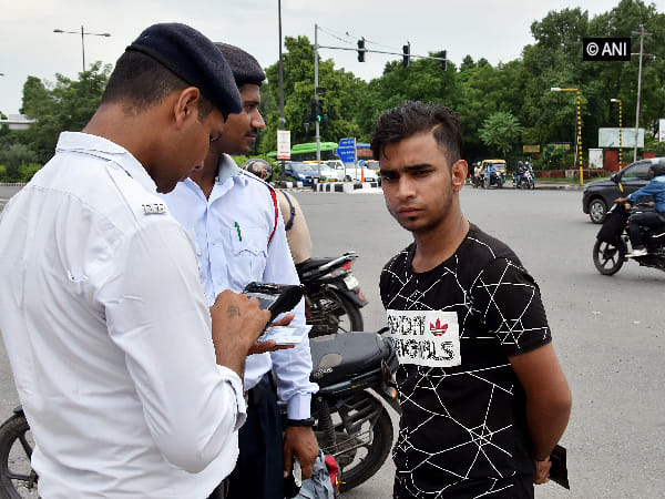 Vehicle owners get relief in Telangana as police offer one-time discount on pending challans