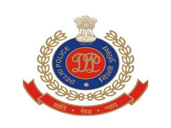 New Delhi: Girl assaulted outside school, video goes viral