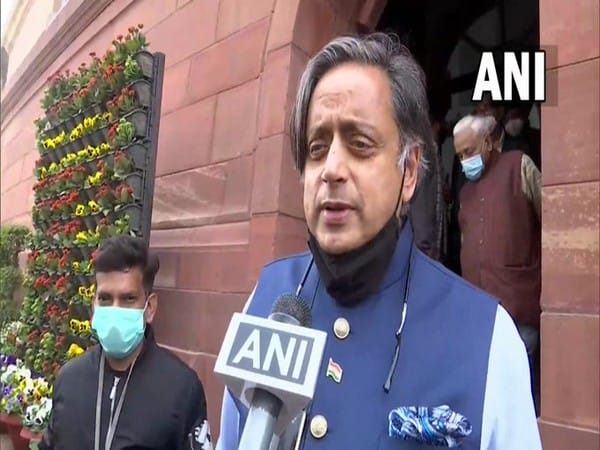 Shashi Tharoor turns down CPIM's event invite on Sonia Gandhi's order