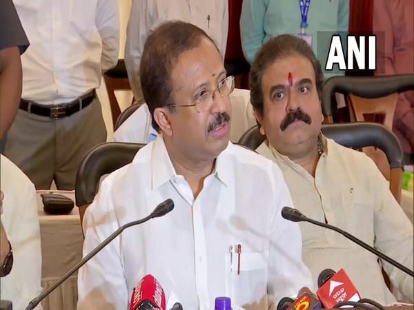 Students didn't want to leave, as universities refused to conduct online classes: MoS Muraleedharan on Ukraine crisis