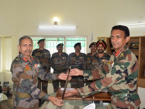 Lt Gen RC Tiwari takes over as General Officer Commanding of Spear Corps