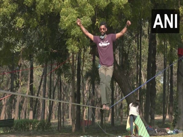 German embassy organizes slacklining event at Delhi's Red Fort
