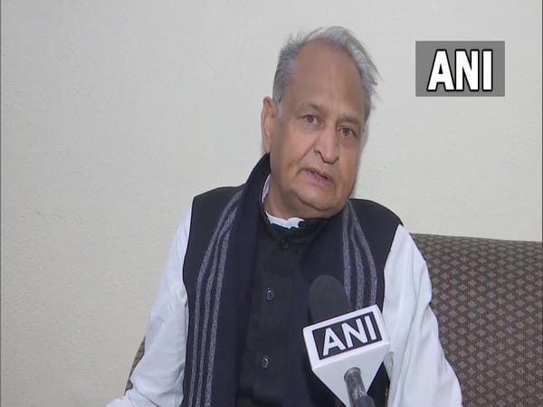 Ashok Gehlot backs Rahul Gandhi for Congress president