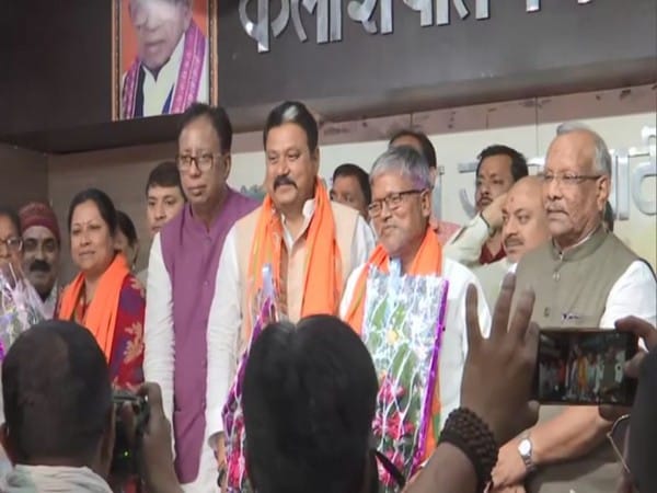 Big jolt to Mukesh Sahani's party in Bihar, all 3 MLAs join BJP
