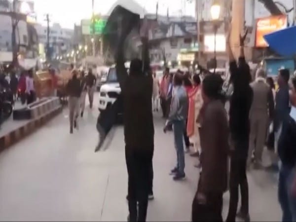 UP polls: Mamata shown black flags, sits on stair to watch Ganga Aarti in protest 