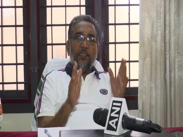 Kerala: BJP asks Satheesan to either lodge complaint or furnish apology for deleted Congress tweets on 'The Kashmir Files'