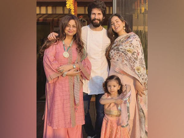 Shahid Kapoor thanks his mother, wife for being his 