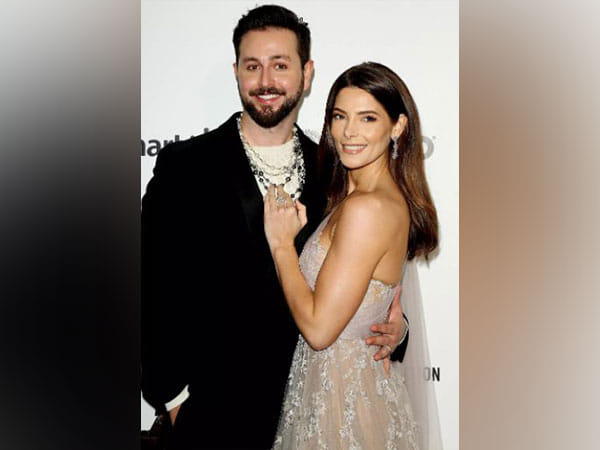 'Twilight' actor Ashley Greene, husband Paul Khoury are expecting first baby