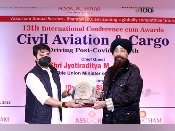 Frankfinn receives the award for 'Best Air Hostess Training Institute' for 10th year in a row at 13th ASSOCHAM International Conference cum Awards