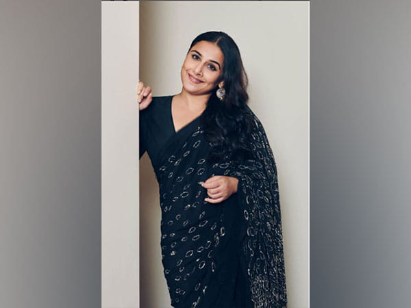  Vidya Balan flaunts her love for Italian food 