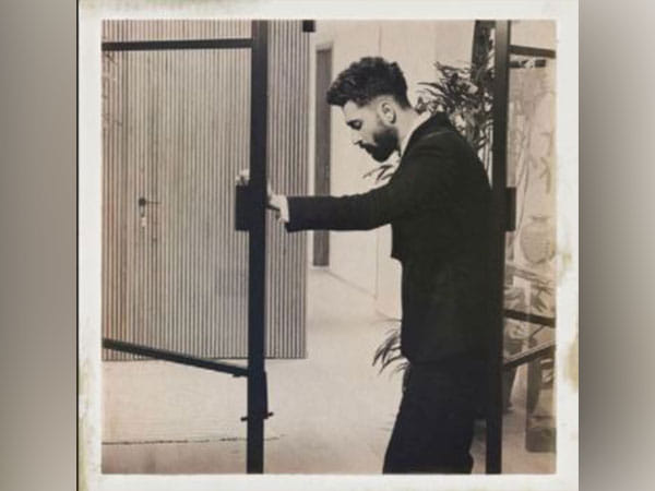 Katrina Kaif turns photographer for husband Vicky Kaushal