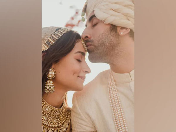 How Alia Bhatt embraced Ranbir Kapoor's lucky number 8 through her dreamy wedding outfit