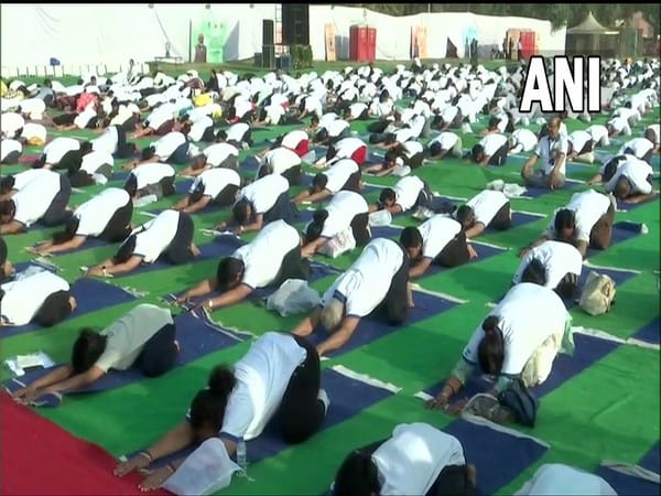 On World Health Day, AYUSH Ministry organises 'Yog Utsav' at Red Fort