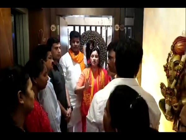 Maharasthra: MLA-MP couple's plan to chant Hanuman Chalisa outside CM Thackeray's residence triggers row