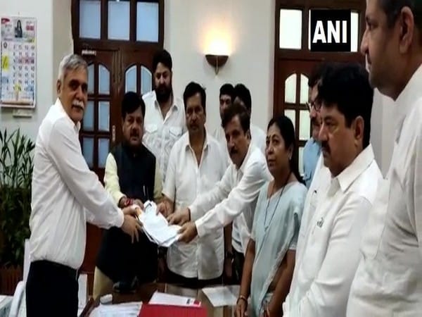 BJP delegation meets Mumbai police commissioner