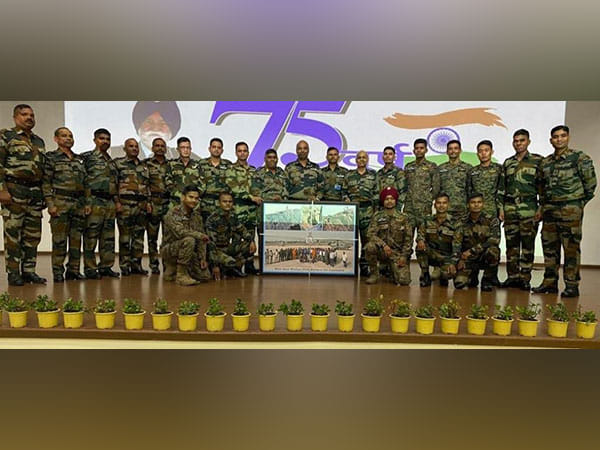 Eastern Air Command Chief felicitates air warriors part of Deoghar rescue operation