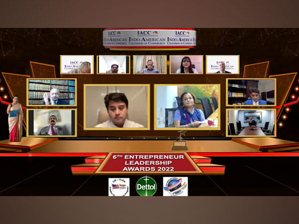 Dr Bina Modi, Chairperson, Modi Enterprises Receives the Woman Transforming India Award by Indo-American Chamber of Commerce