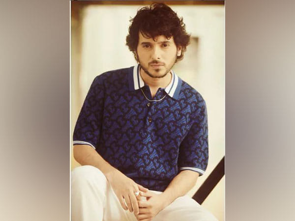 'Mirzapur' fame Divyenndu's film 'Mere Desh ki Dharti' to release on May 6