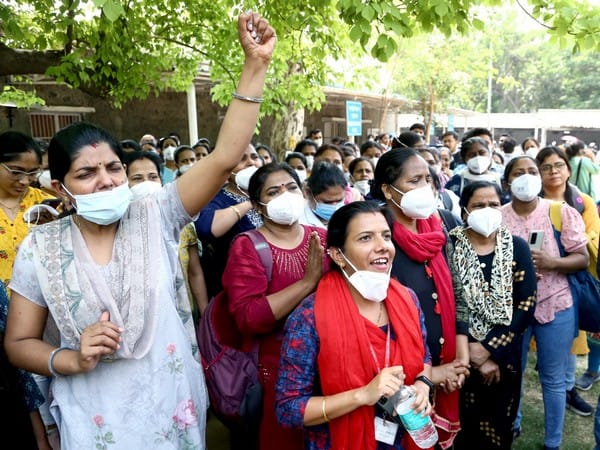 AIIMS nurses call off strike after Delhi HC's order
