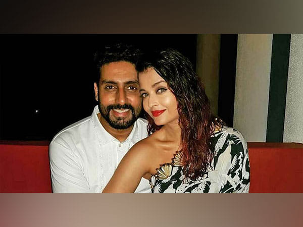 Check out how Aishwarya Rai Bachchan-Abhishek Bachchan marked their 15th wedding anniversary 