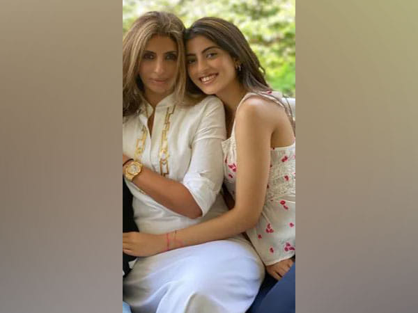 Shweta Bachchan, daughter Navya Nanda arrive in style at Ranbir, Alia's wedding ceremony