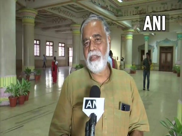 Giving option to teachers insisting on wearing hijab to take up exam duty or not, says Karnataka Minister