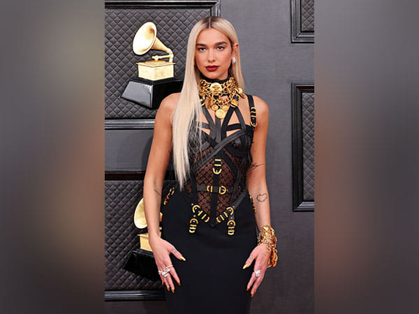 Grammys 2022: Dua Lipa debuts platinum blonde hair look on red carpet