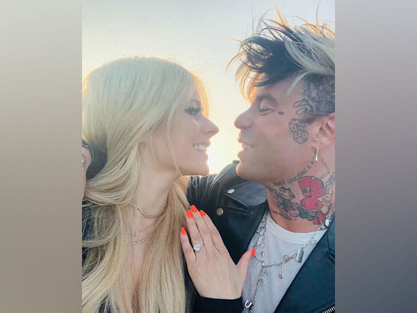 Avril Lavigne gets engaged to boyfriend Mod Sun, shares proposal pictures