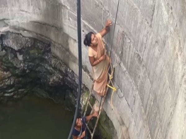 Maharashtra: Amid water shortage in Nashik village, women risk lives to fetch drinking water
