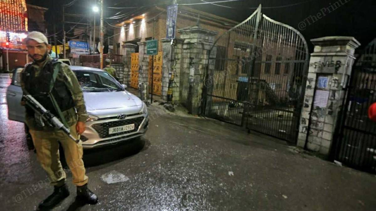 Security personnel outside the closed Jamia Masjid on the night of Shab-e-Qadr Thursday | Photo: Praveen Jain | ThePrint