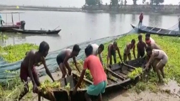 Boat capsizes in Kushinagar, 3 reported dead