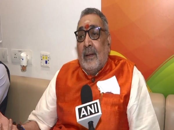 Union Minister Giriraj Singh hits out at Congress for 'duping' poor, says BJP built more houses in 8 years