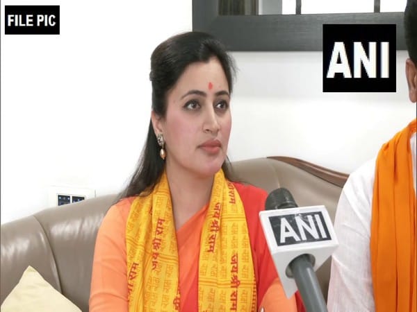 Lok Sabha Secretariat seeks 'factual note' from Maharashtra on MP Navneet Rana's arrest