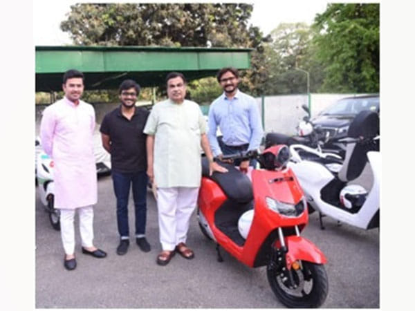 Bounce CEO and COO Meet Transport Minister Shri. Nitin Gadkari and MP Tejaswi Surya; Showcase Infinity E1 and Infinity Battery Swapping Station