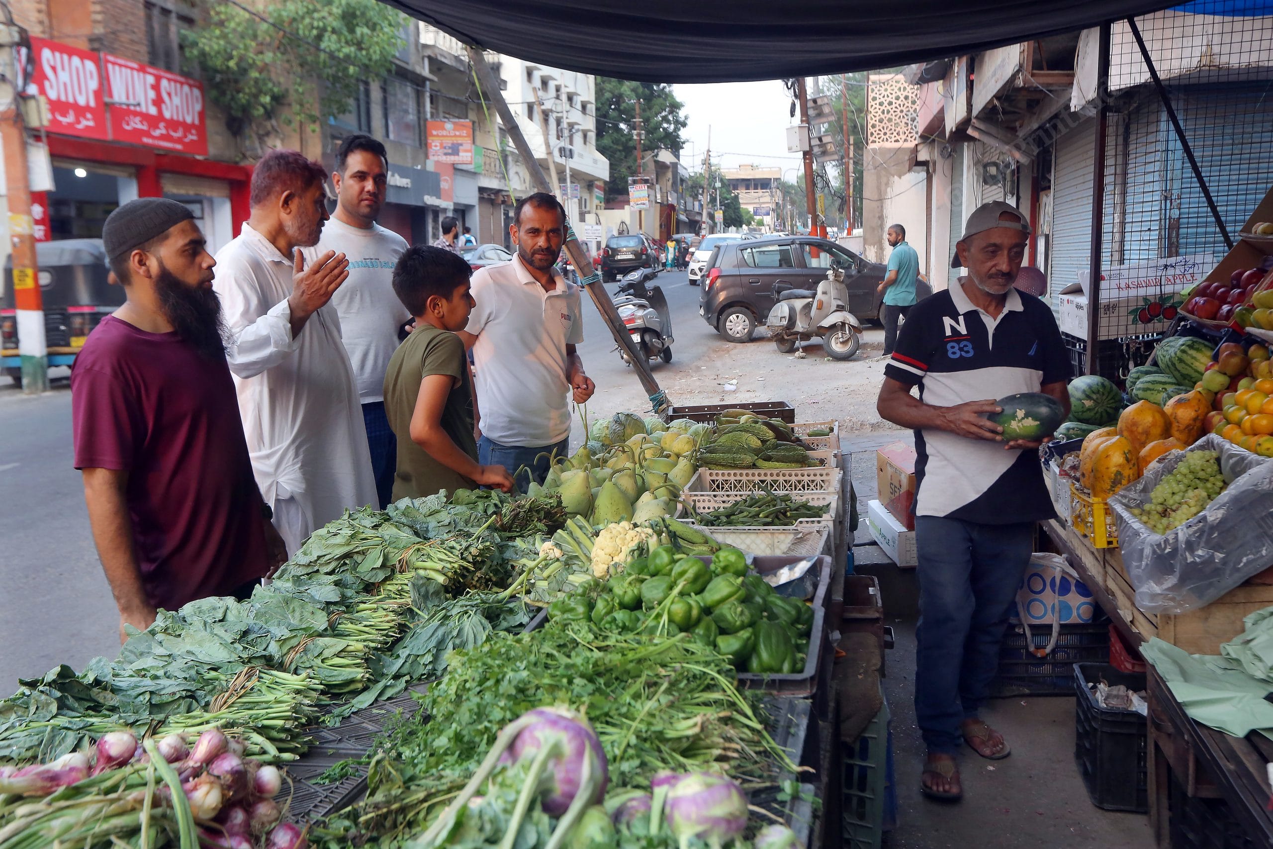 Abdul Rashid Father of Umran Malik selling fruits at his shop at shaheedi chowk market in srinagar | Photo: Praveen Jain | ThePrint